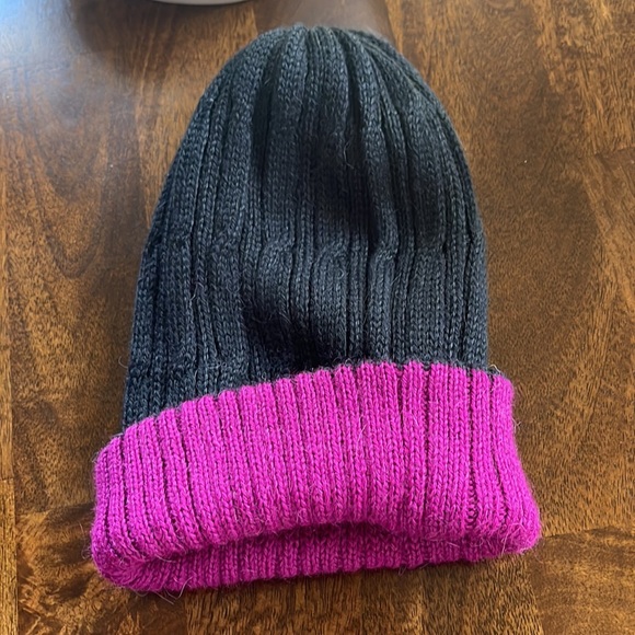 Peruvian Alpaca reversible beanie cap - Picture 5 of 7